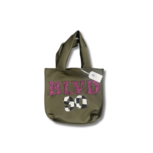 Chill girl Tote bag